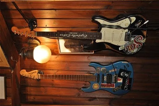 Neverland Rock Bar - Our guitars