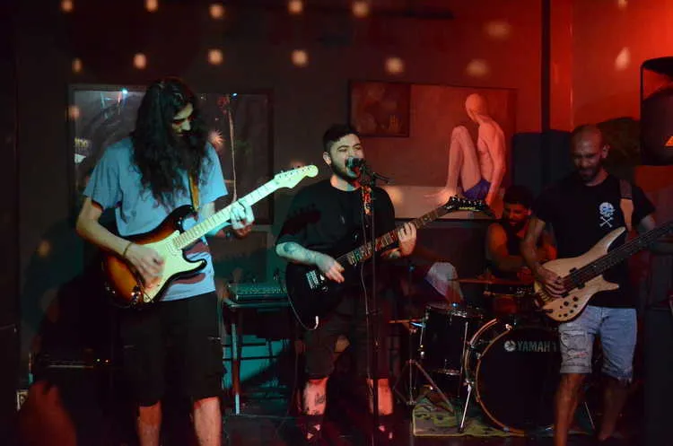 Amoiroi - Band Gig 3 Amoiroi - Band Gig 3