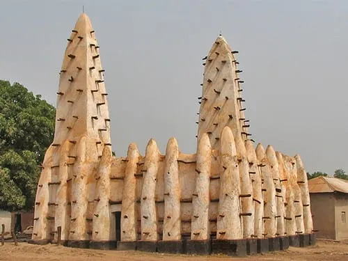Place to See - Banda Nkwanta Mosque