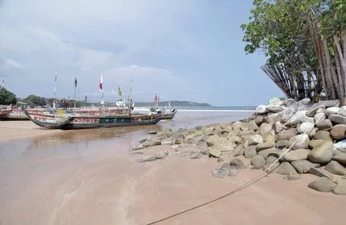 Place to See - Fishing boats back from a trip