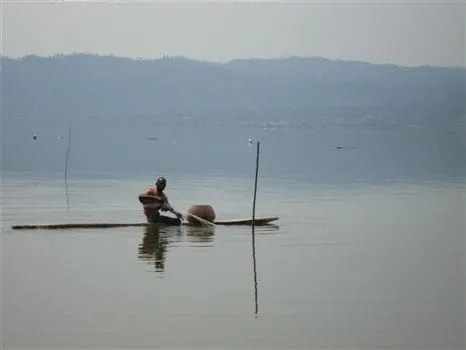 Destinations - Lake Bosomtwe