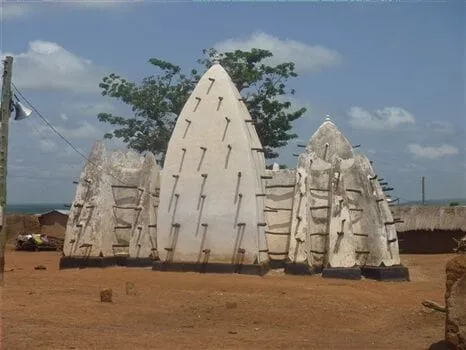 Place to See - Larabanga Mosque