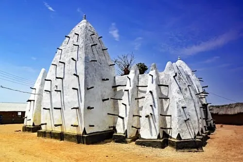Place to See - Larabanga mosque 2016