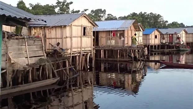 Place to See - Stilt houses