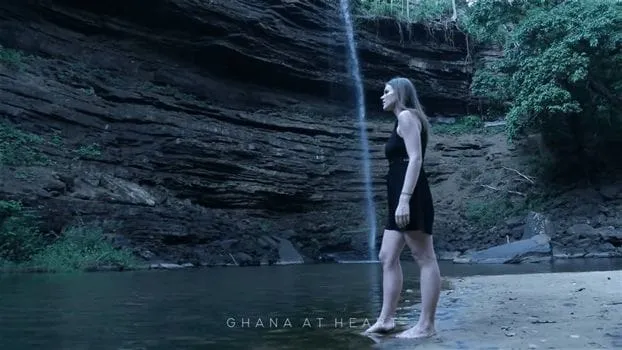 Travel Guides & Tips - Ghana at Heart - Peaceful at the waterfall