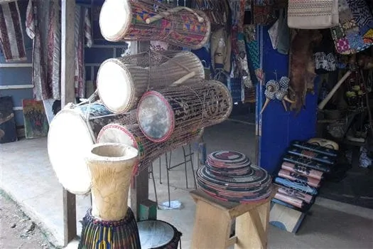 Travel Guides & Tips - Talking drums and souvenirs