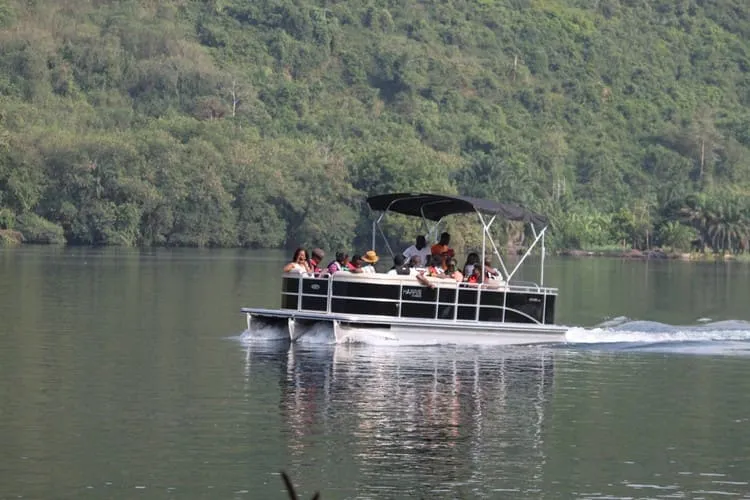 Helgard Africa - Boat trip on Volta