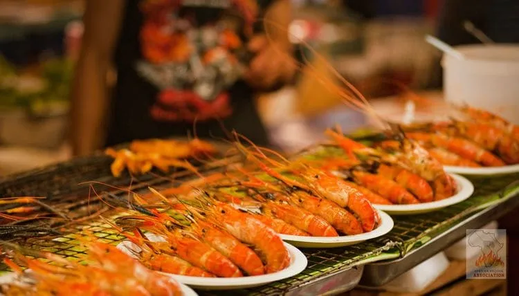 African BBQook Association - Plates with shrimps
